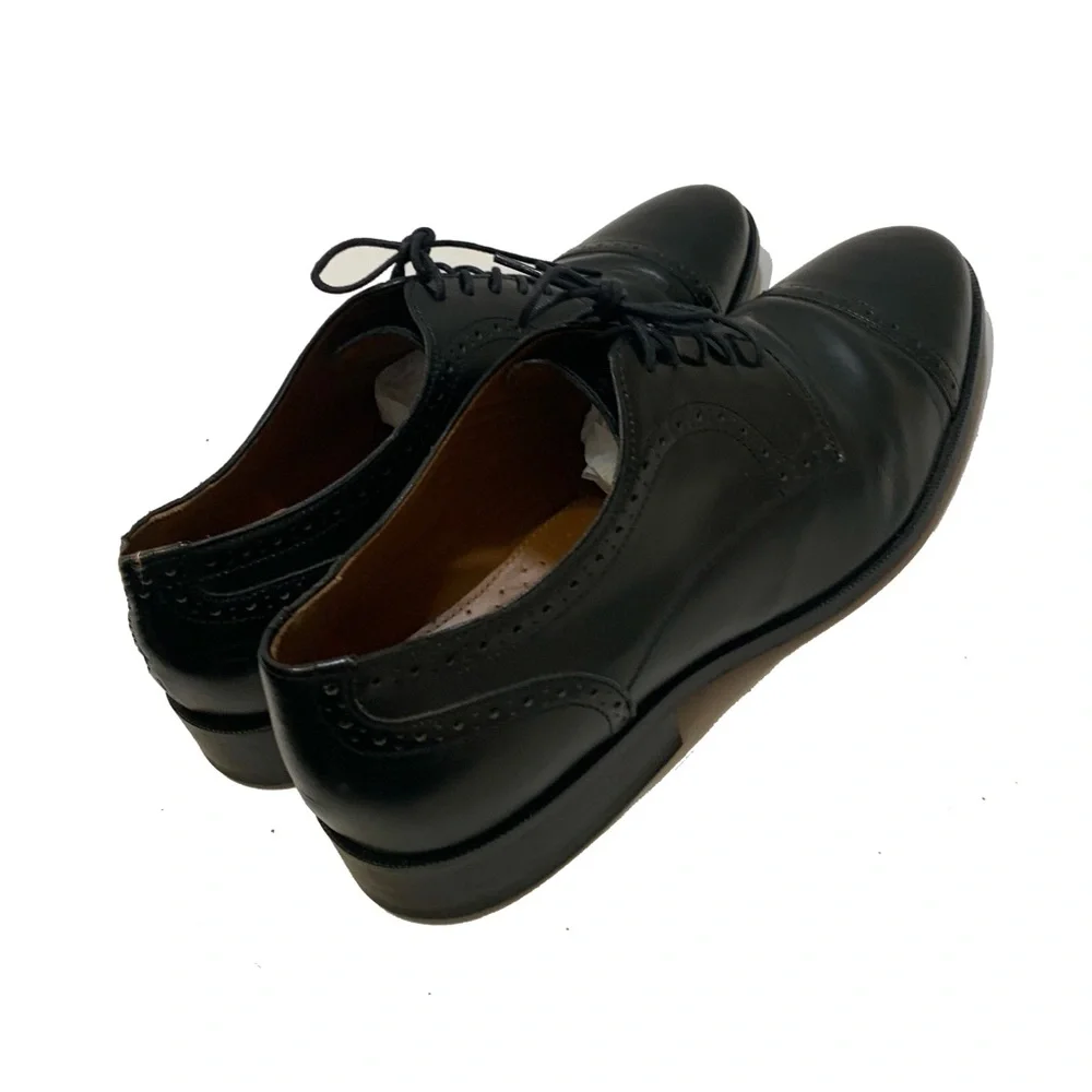11 / Johnston & Murphy Black Oxford Shoes